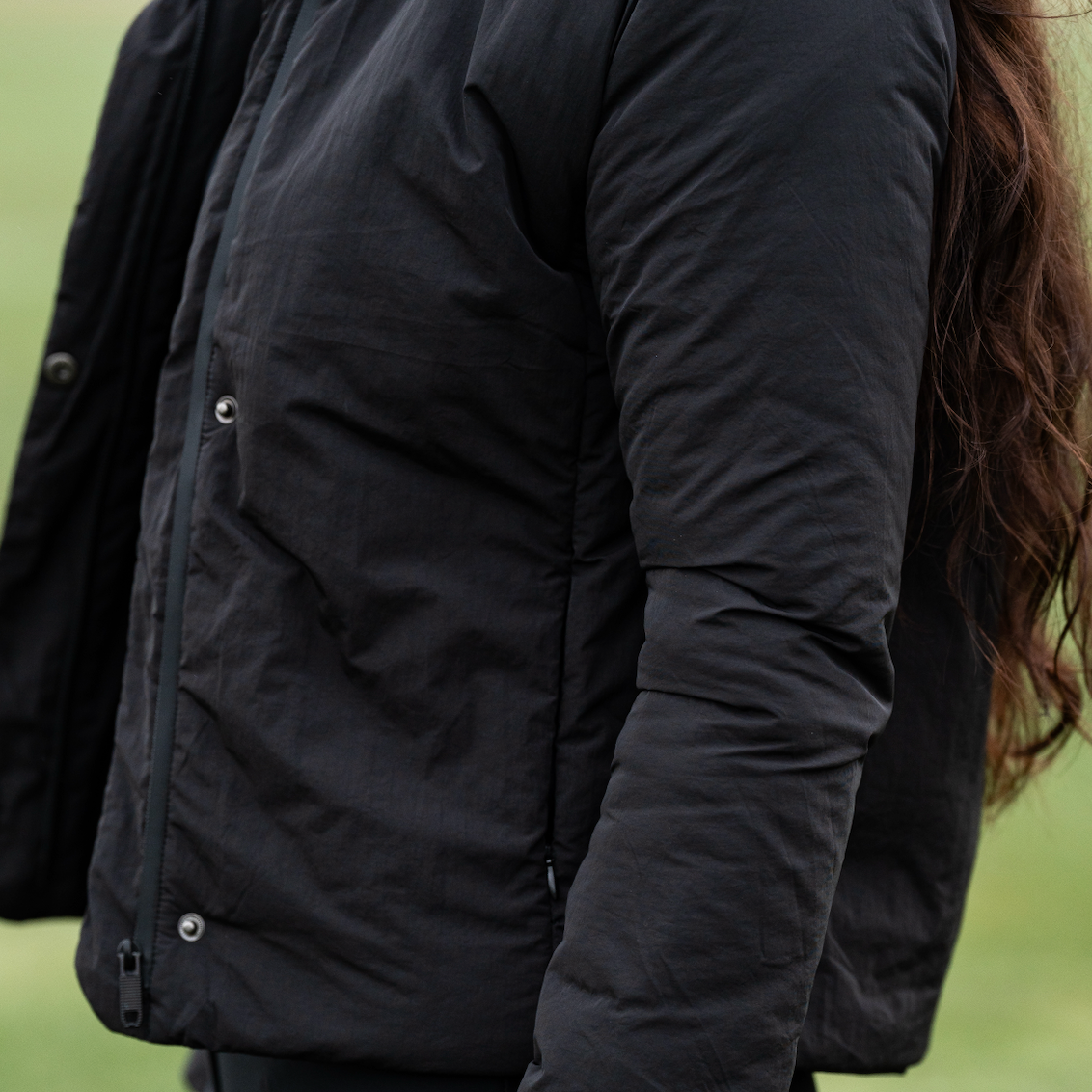CLOUD WRAP PUFFER - BLACK
