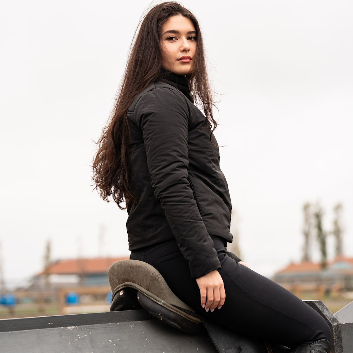 CLOUD WRAP PUFFER - BLACK
