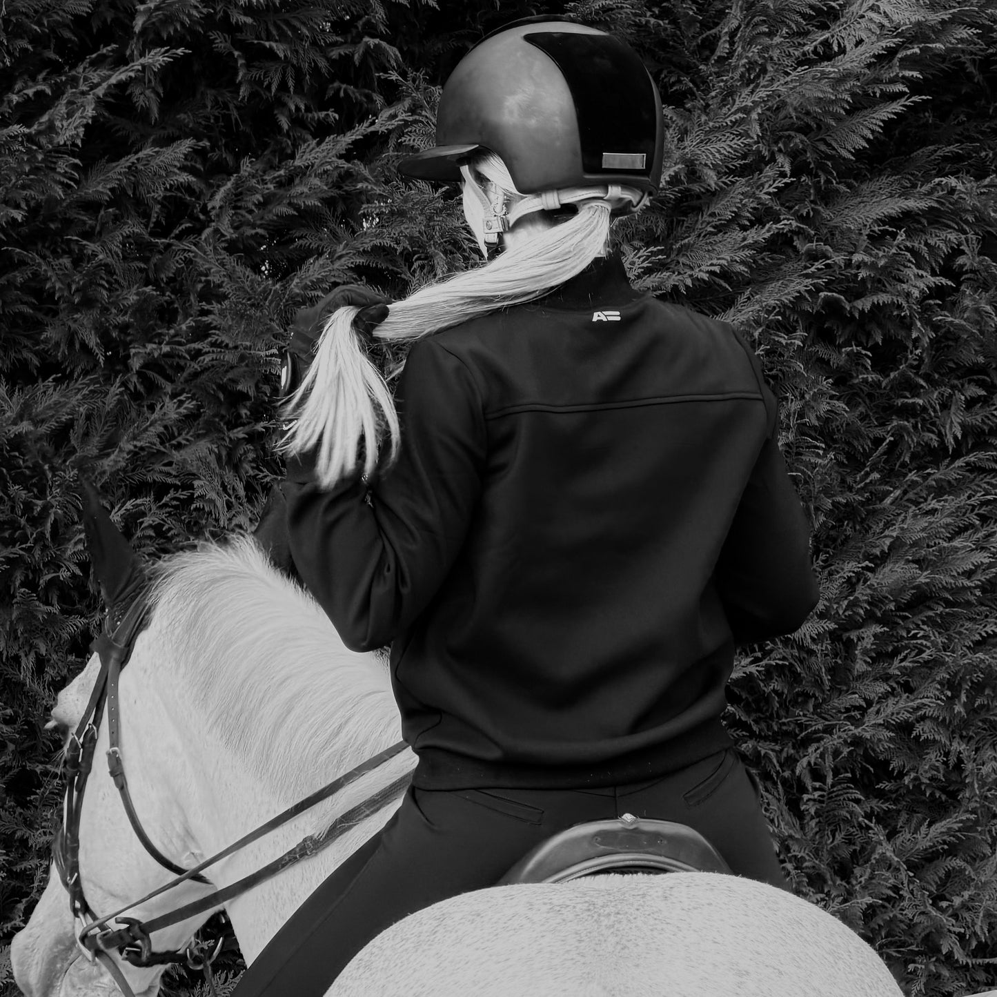 TECH FLEECE QUARTER ZIP - BLACK